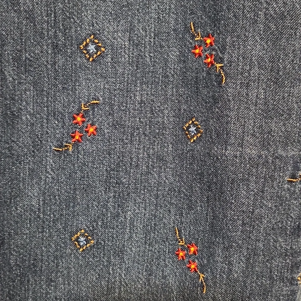Vintage Liz Claiborne embroidered jeans - Picture 2 of 4